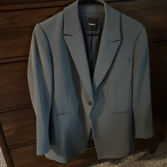 High-quality women’s pants suit by Theory - Picture 2 of 12